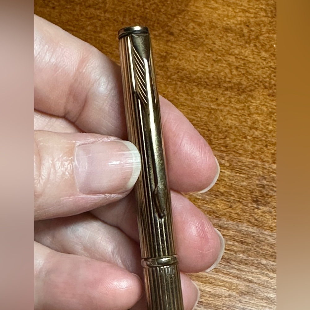 Parker Insignia Prestige Ballpoint Pen Gold Plated Ribbed Cicele Pattern - Picture 4 of 11
